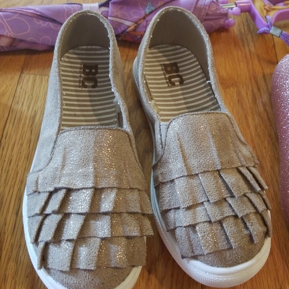 Shoes size 2 crocs and high end flats! - Picture 3 of 7